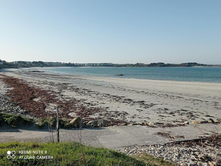 Chalet Familial En Bois A 150 M De La Mer Santec Exteriör bild